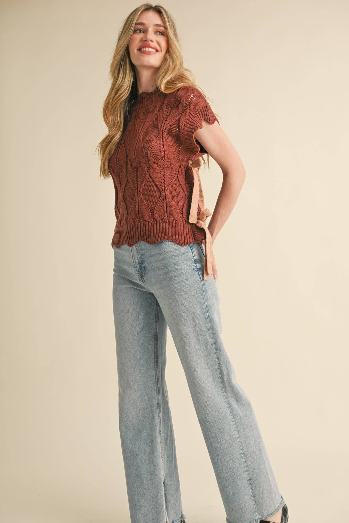 MOCK NECK CROPPED SWEATER VEST MSW2133: Cool Taupe / L