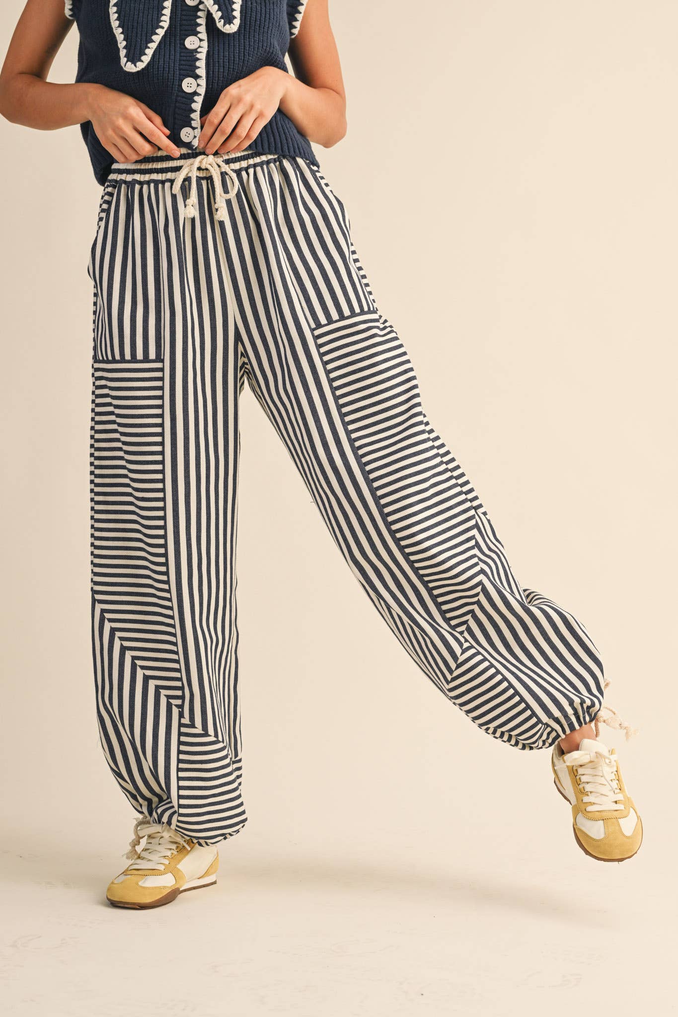 MIXED STRIPES PARACHUTE PANTS MP4366: Dark Blue Stripe / S