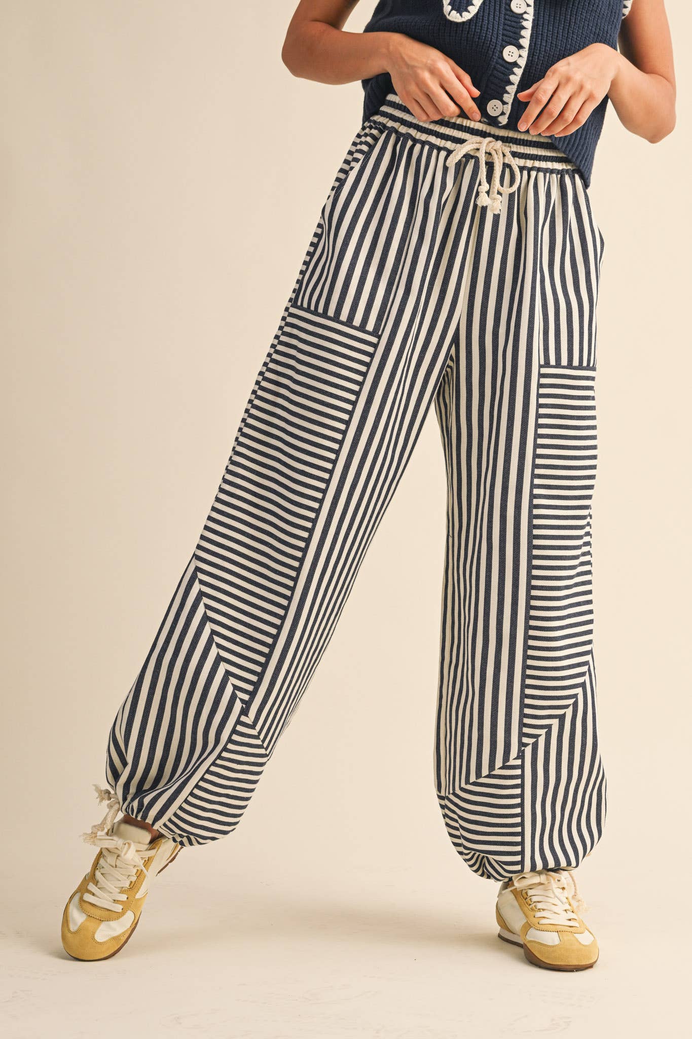 MIXED STRIPES PARACHUTE PANTS MP4366: Dark Blue Stripe / L