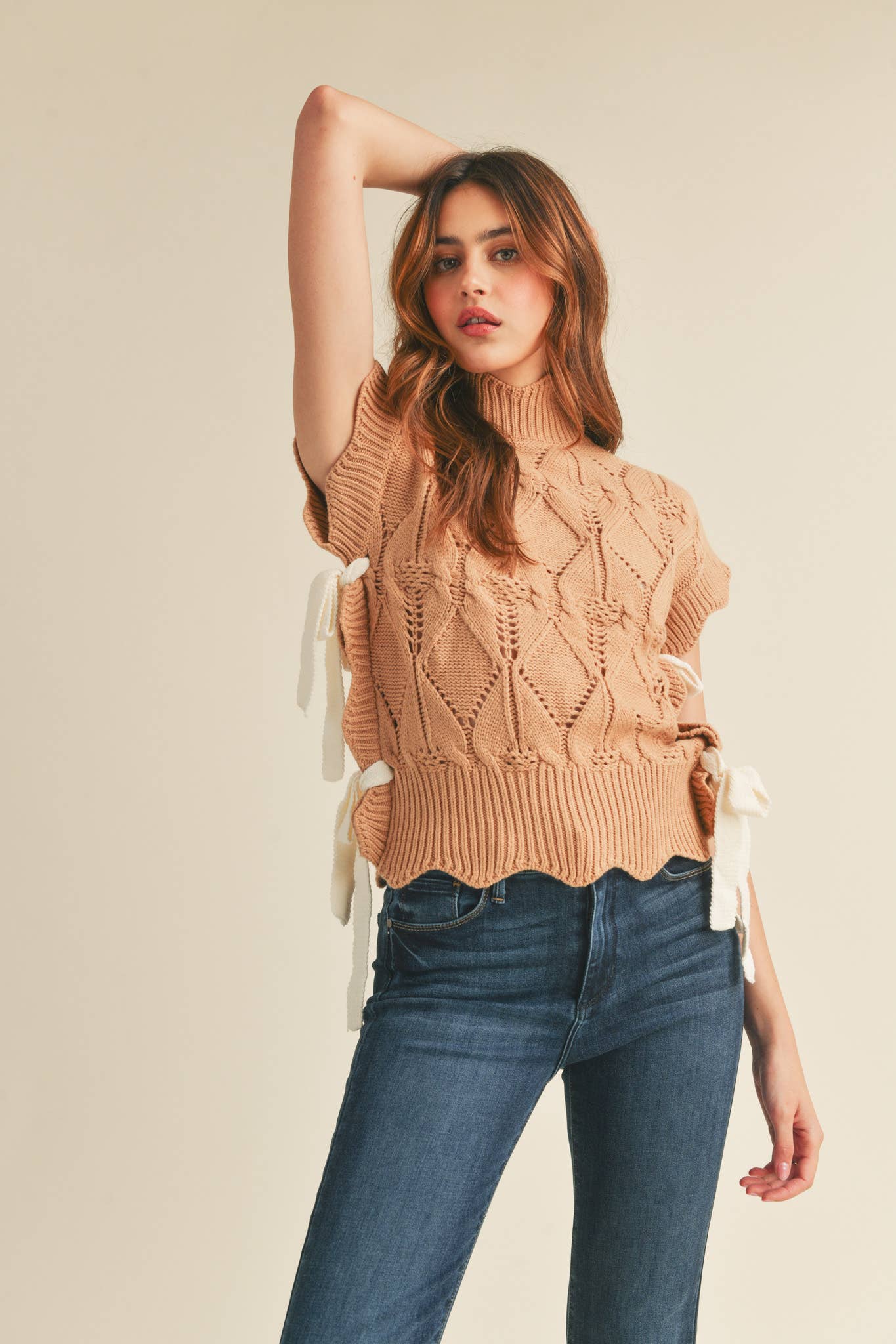 MOCK NECK CROPPED SWEATER VEST MSW2133: Cool Taupe / S