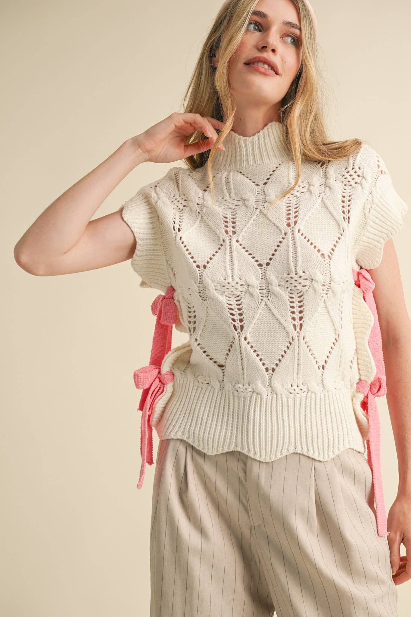 MOCK NECK CROPPED SWEATER VEST MSW2133: Cool Taupe / L