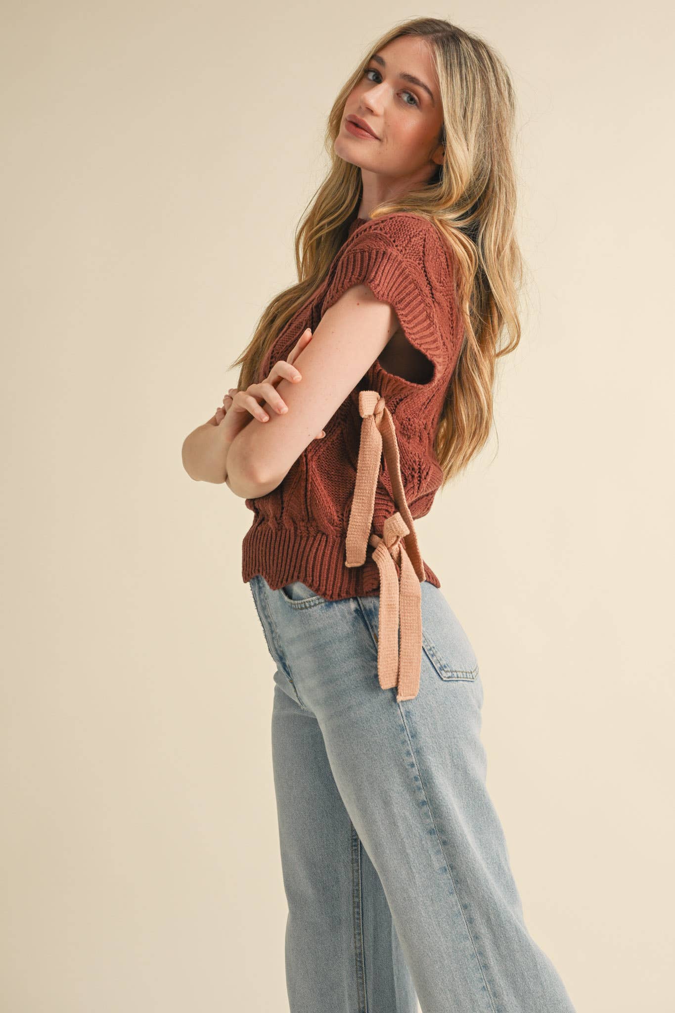 MOCK NECK CROPPED SWEATER VEST MSW2133: Cool Taupe / S