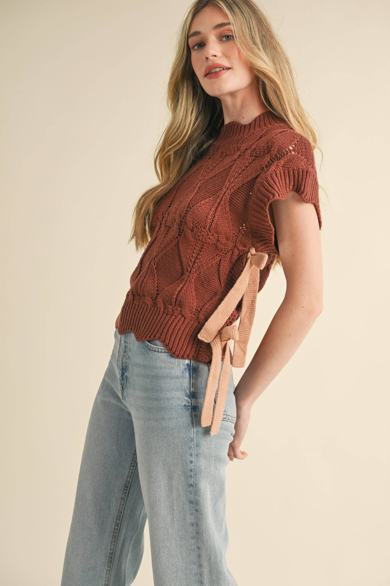 MOCK NECK CROPPED SWEATER VEST MSW2133: Cool Taupe / L