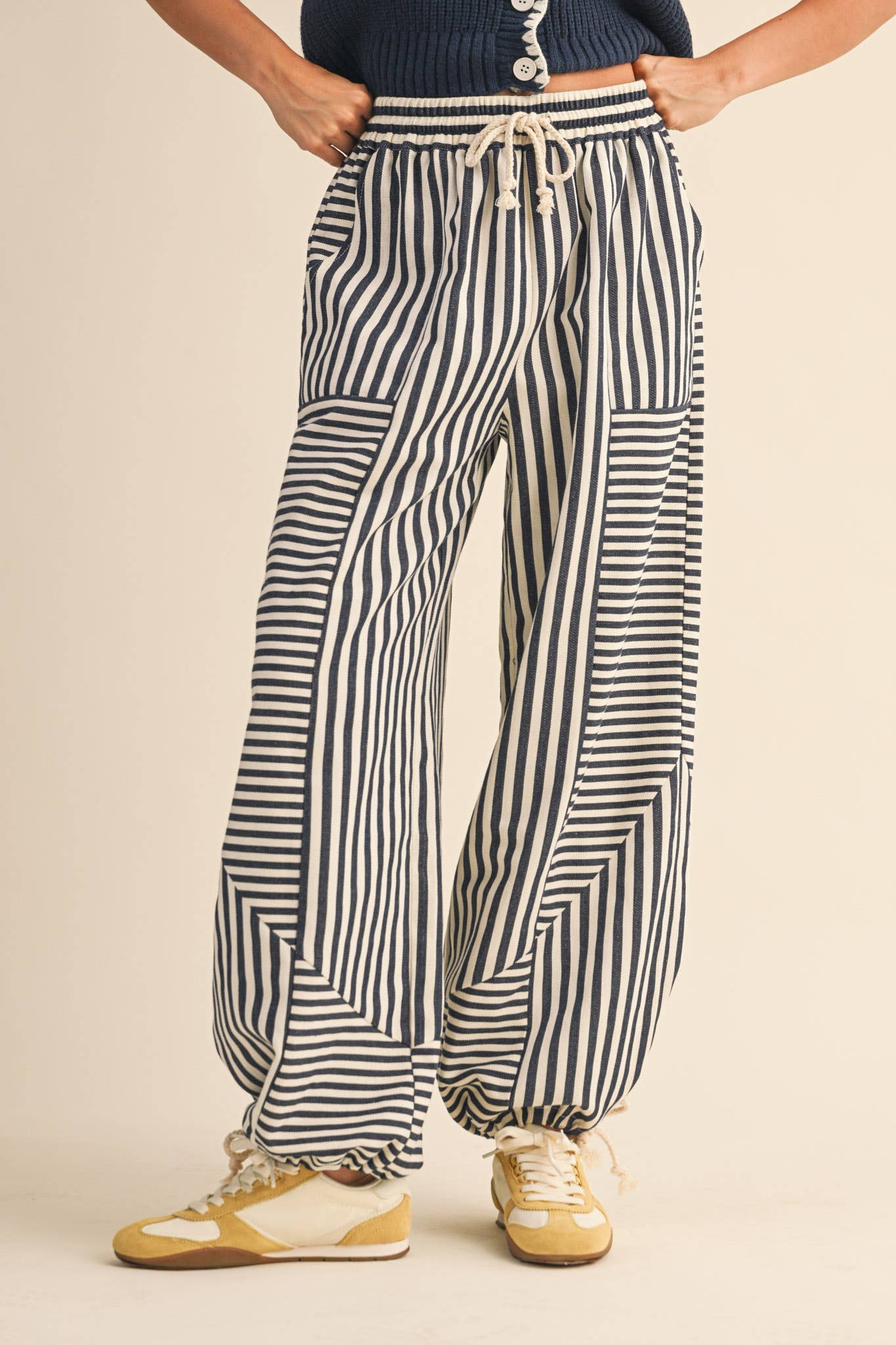 MIXED STRIPES PARACHUTE PANTS MP4366: Dark Blue Stripe / L
