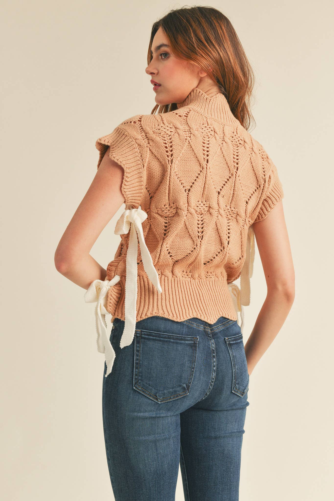 MOCK NECK CROPPED SWEATER VEST MSW2133: Cool Taupe / S