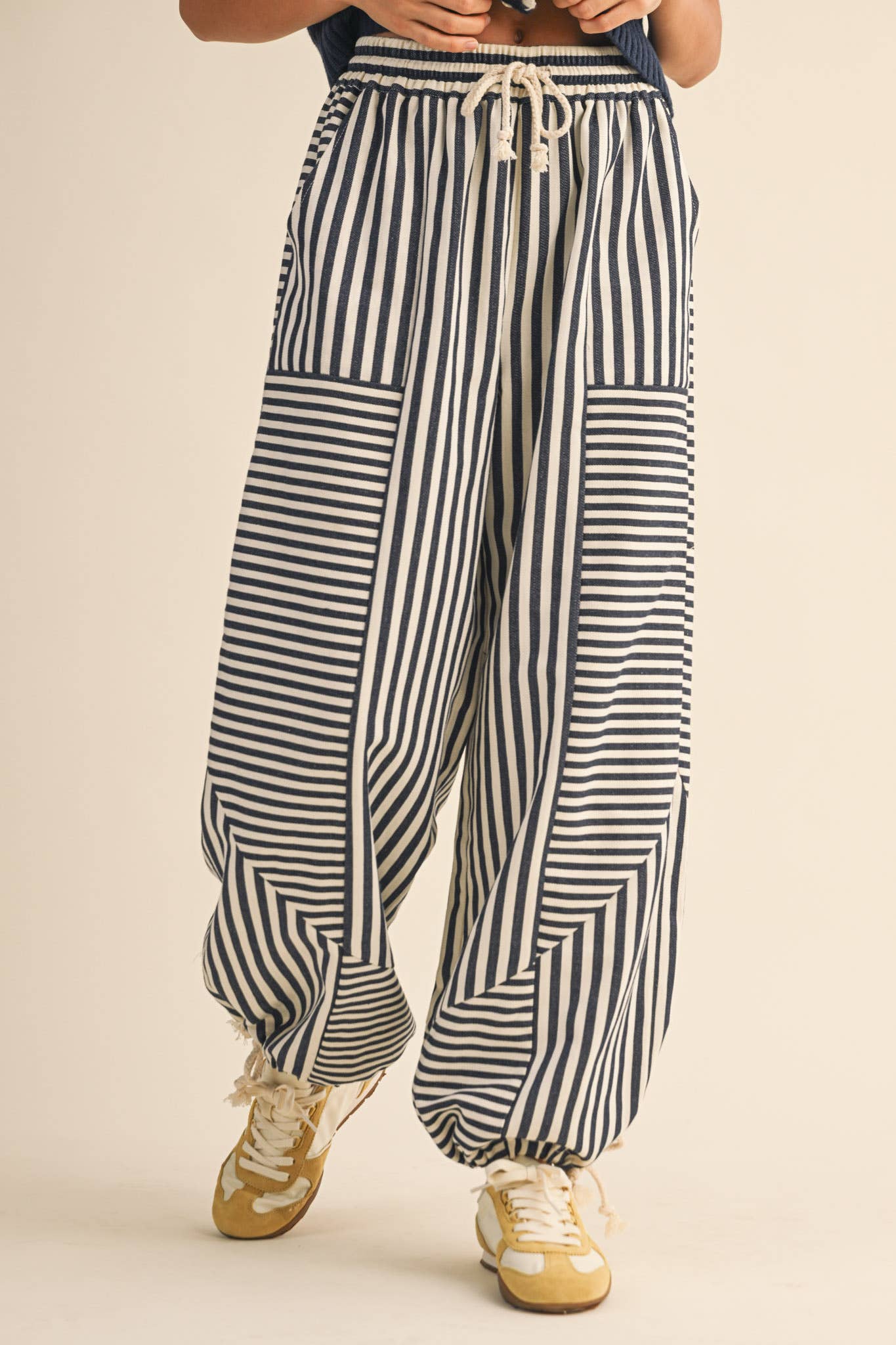 MIXED STRIPES PARACHUTE PANTS MP4366: Dark Blue Stripe / L